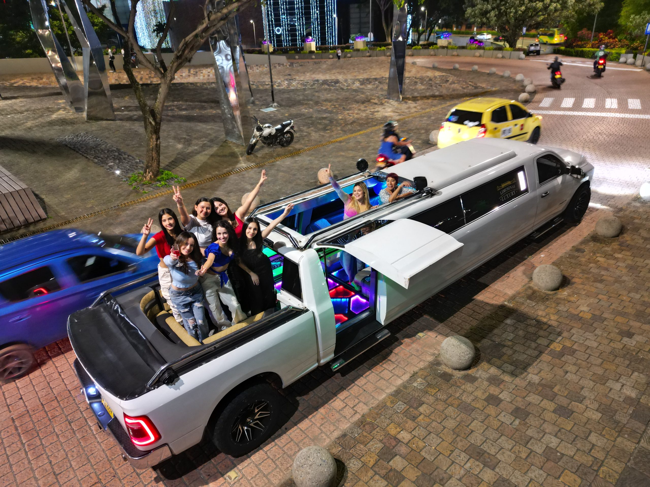 Hummer de techo abierto en Cartagena